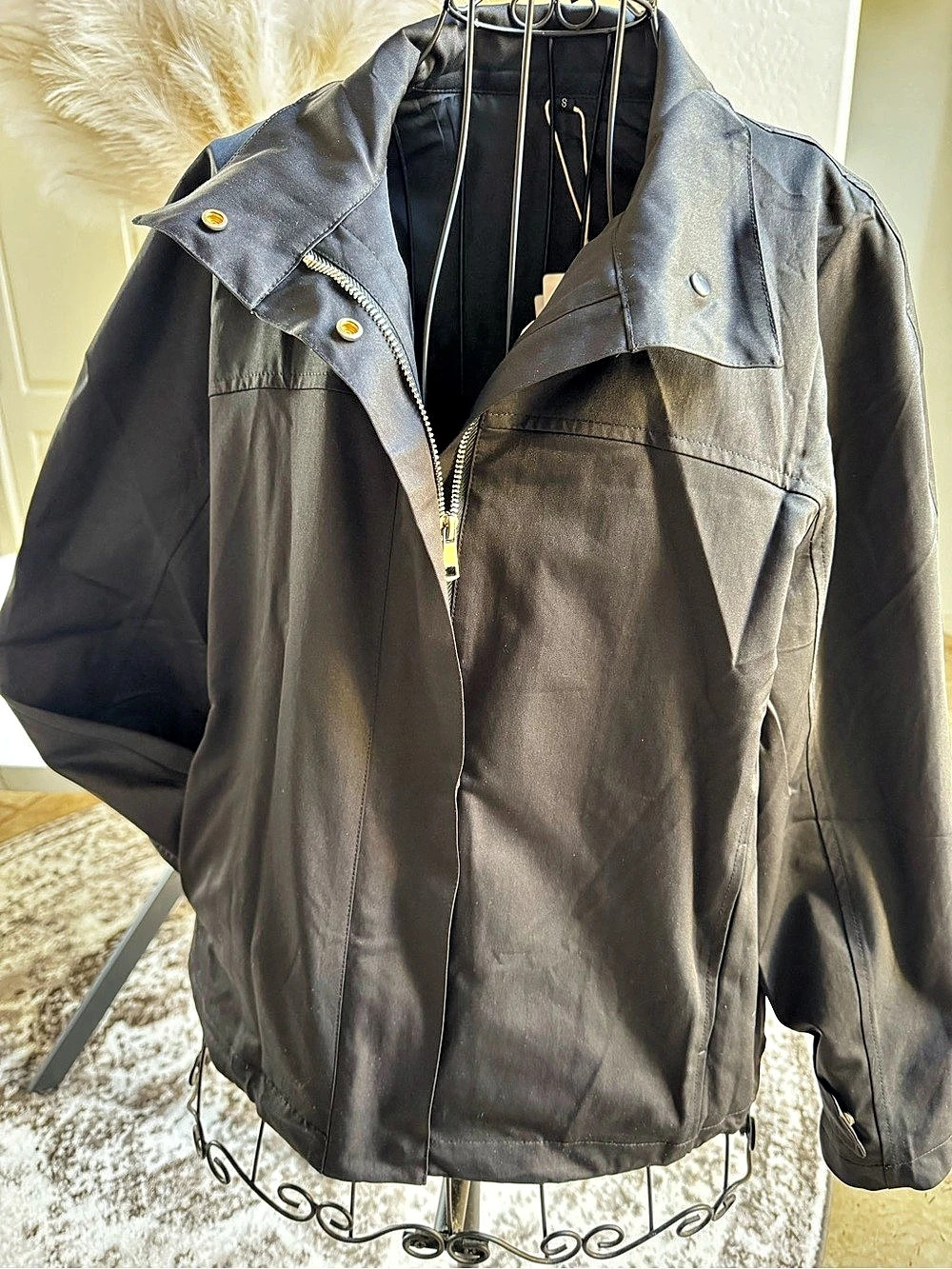 Women’s Cropped Utility Jacket - Picture 8 of 16